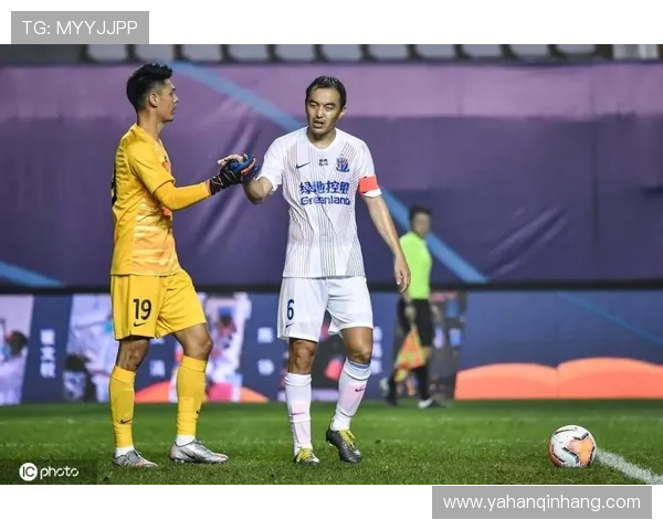 冲浪圈震动!最新转会动态揭示新星与老将的激烈博弈 冲浪圈震动!最新转会动态揭示新星与老将的激烈博弈